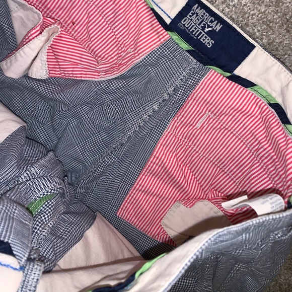 American Eagle Dark Blue & White Plaid shorts W 33 - Picture 9 of 13